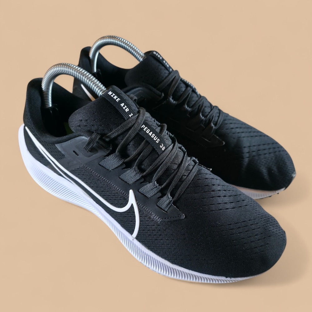 Nike Air Zoom Pegasus 38 Women's Size 9.5 Running Shoes Sneakers Black White